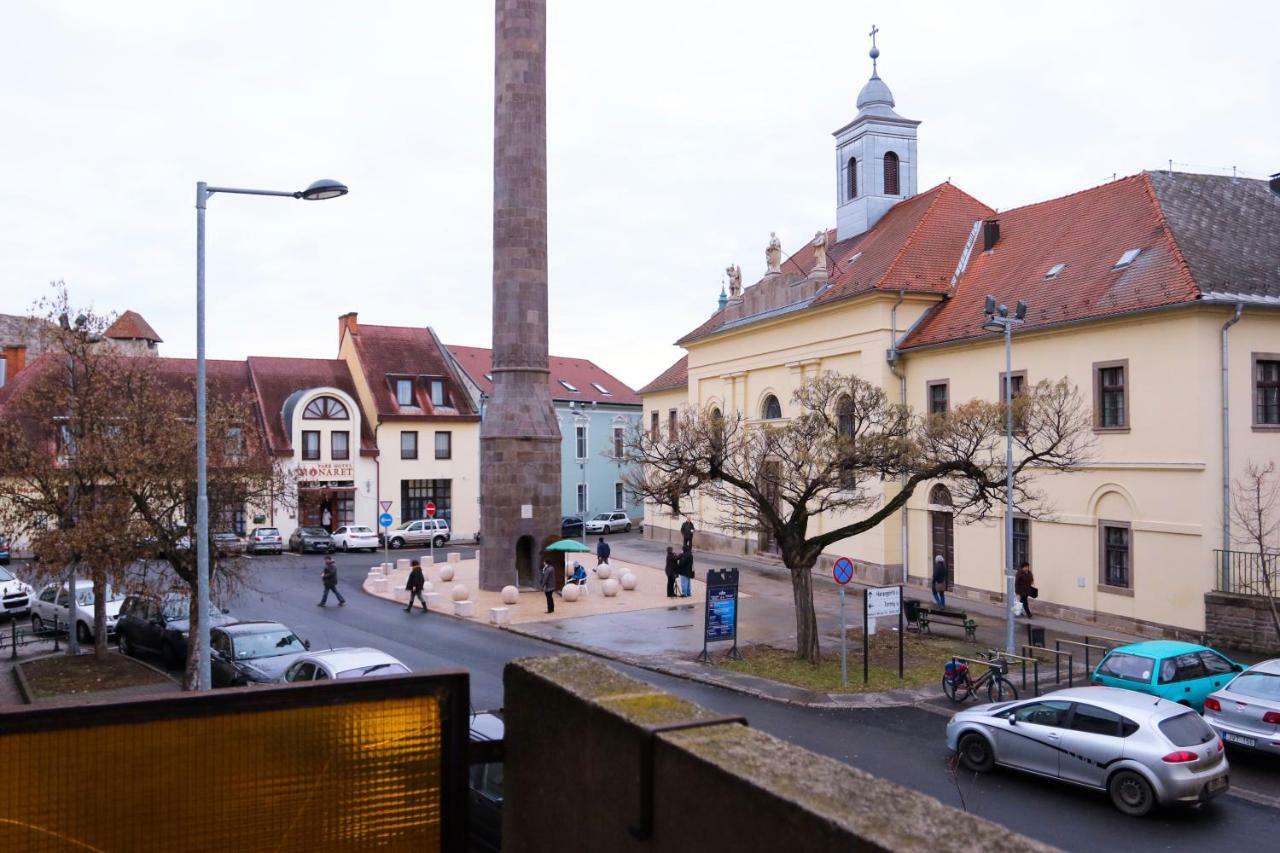 Palace Apartman - Minaret, Eger Bagian luar foto
