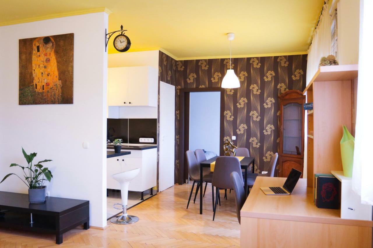 Palace Apartman - Minaret, Eger Bagian luar foto